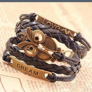 Multi-layered leather strap bracelet