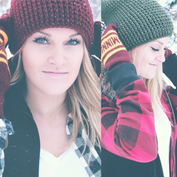 Meet your posher, Cassandra! - Picture 3 of 3