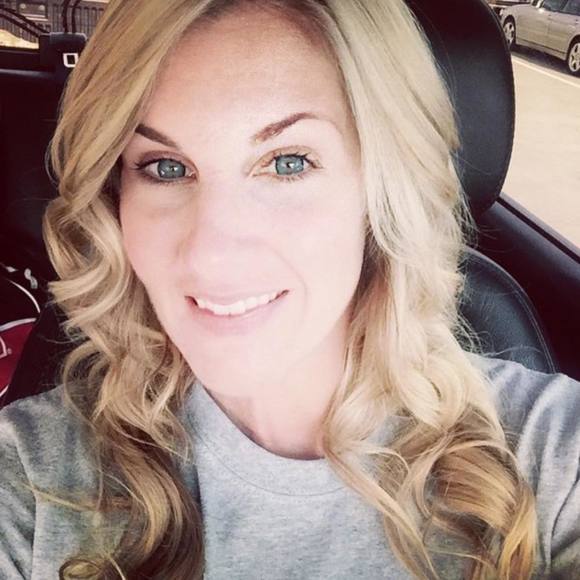 Meet your Posher, Cassi - Picture 1 of 1