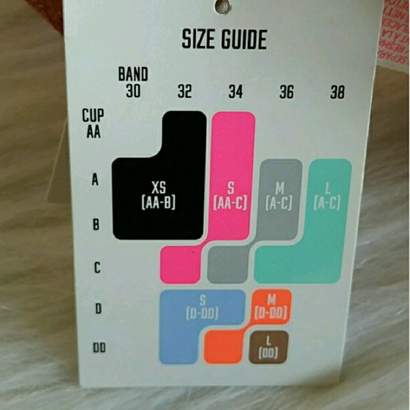 Nwt Pink Vs  Bralette size S  (AA-C )+ thong set . - Picture 2 of 3