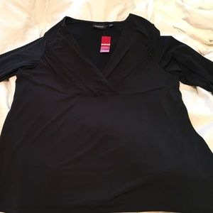 Avenue 3 quarter light weight black surplice top