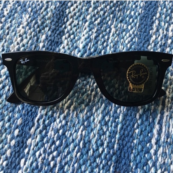 SOLD 🎉 - Picture 2 of 3