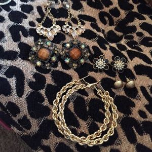 🚨SALE🚨Several pairs of boutique earrings