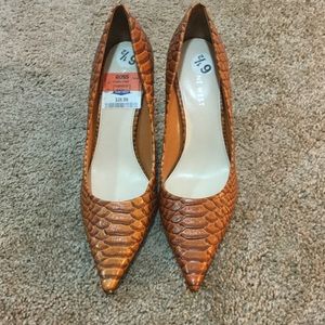 Brownish-orange  Nine West pumps