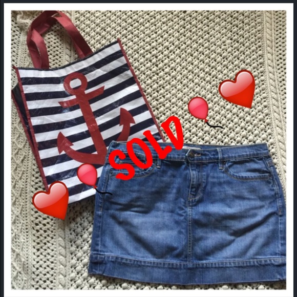 ❌❤️SOLD ❌❤️OLD NAVY jean skirt Sz. 10 stretch NEAT