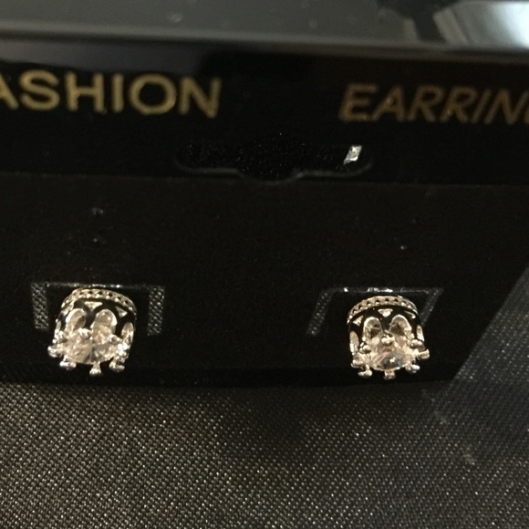 925 Sterling Silver Crystal Crown Set Ear Stud - Picture 3 of 4