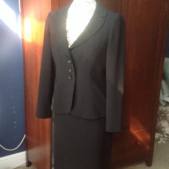 Anne Taylor suit