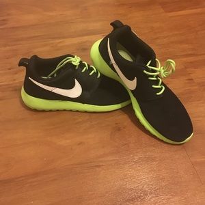 Nike Roshe Runs - Suede Black/Neon Green
