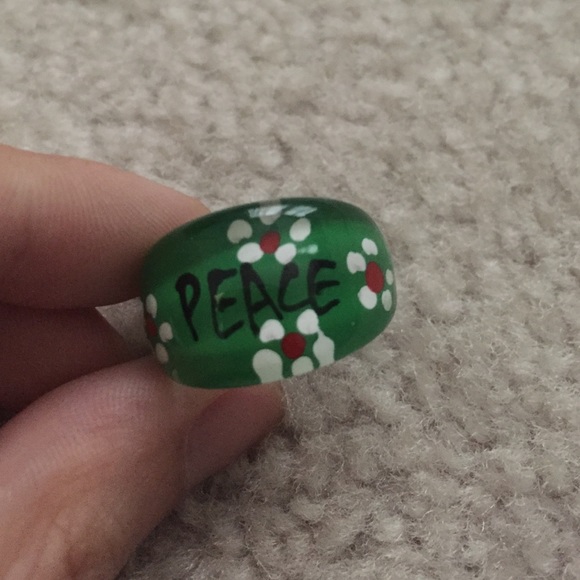 Green floral peace ring