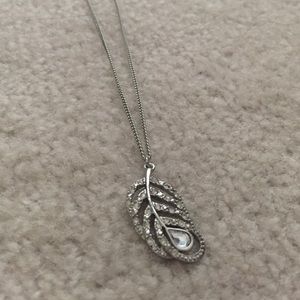 Feather silver rhinestone necklace