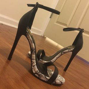 Single Sole snake print  FashionNova heels
