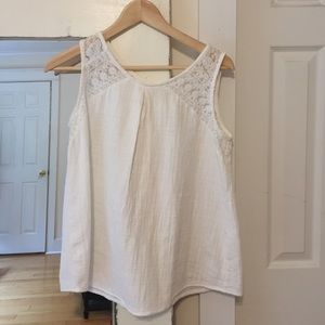 Monteau Gauzy top w/ lace size M