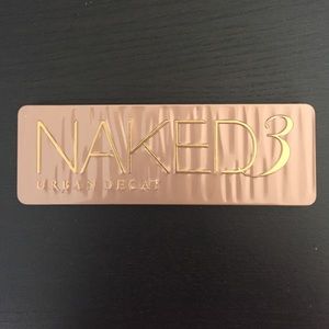Urban Decay Naked3 eyeshadow palette