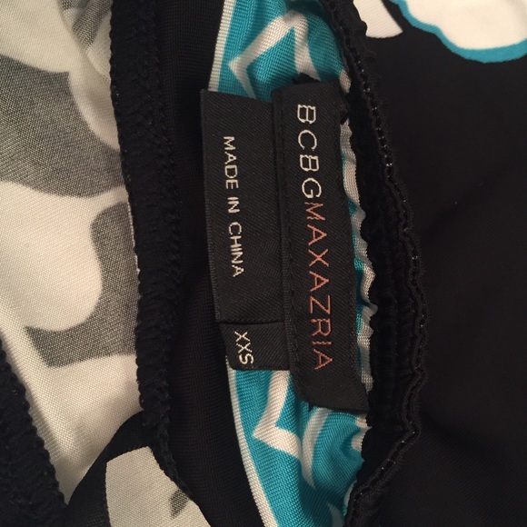 Never Worn! BCBG Maxazria Key Hole Haulter Top - Picture 3 of 3