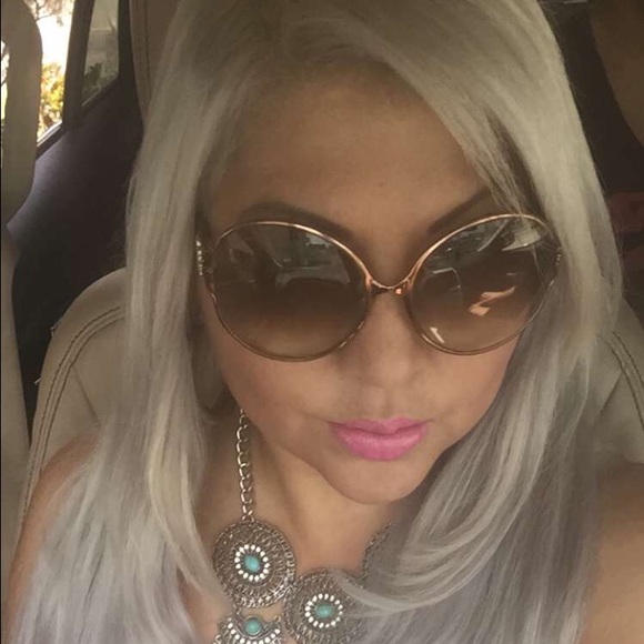 Meet your Posher, Elsa