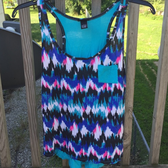 Multicolored tank top with pocket - Picture 1 of 3