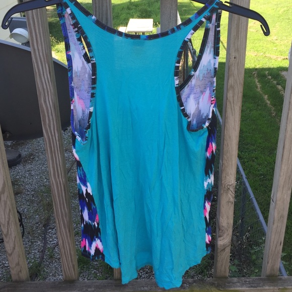 Multicolored tank top with pocket - Picture 2 of 3