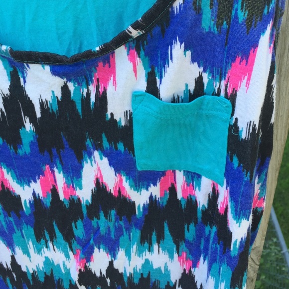 Multicolored tank top with pocket - Picture 3 of 3