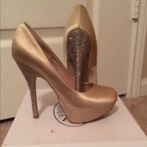 Steve Madden heels size 8