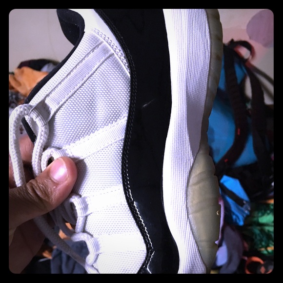 Jordan 11 low concord