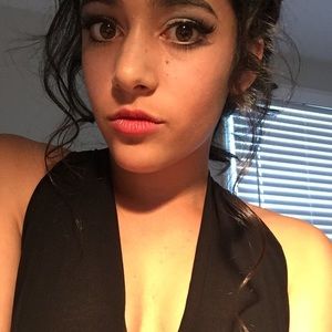 Meet your Posher, Maya