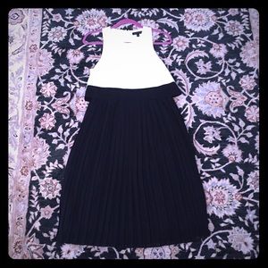 Banana Republic black and white pleated dress