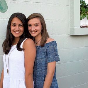 Meet your Posher, Lia