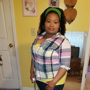 Meet your Posher, Dominique