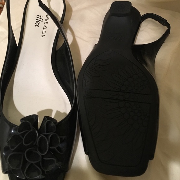 All man made AK Anne Klein size 8 1/2 , worn once - Picture 2 of 4