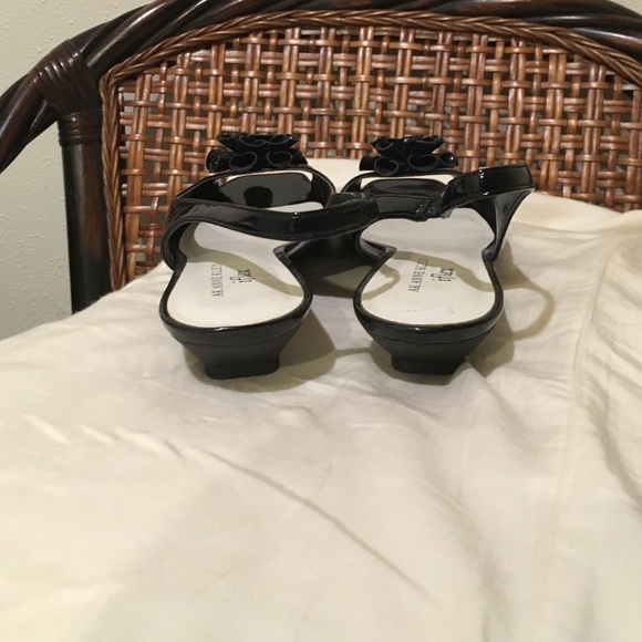 All man made AK Anne Klein size 8 1/2 , worn once - Picture 3 of 4