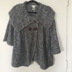 Beautiful Vertigo Paris poncho with pockets