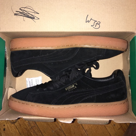 Suede Puma's Gum Bottom Size 5mens