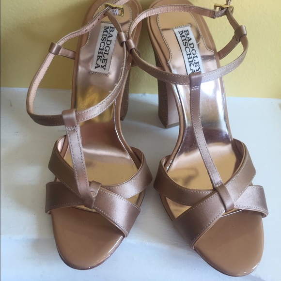 SOLD!!Badgley Mischka glitter heel size 8.5