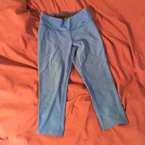 Nike dry fit Capri length pants