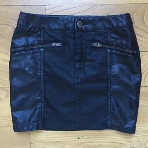 H&M faux leather mini skirt SZ 2