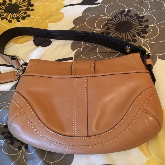 Coach hand bag - Picture 3 of 3