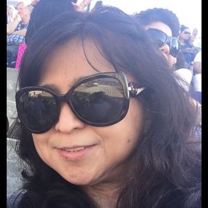 Meet your Posher, Myra