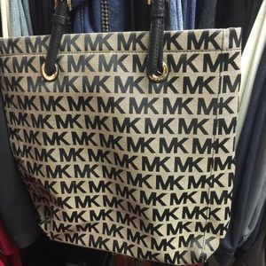 Michael Kors tote (SOLD)