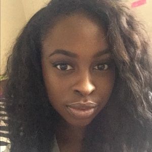 Meet your Posher, Simone