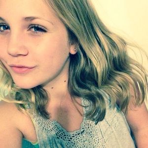 Meet your Posher, Mallory