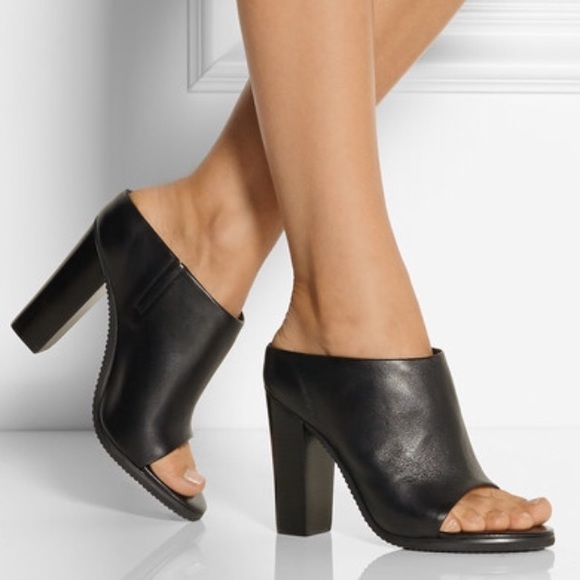 Tibi Leona Mules