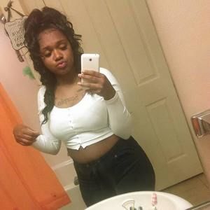 Meet your Posher, Sanaa