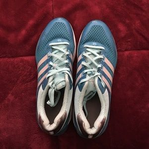 Adidas Tennis shoes👟👟