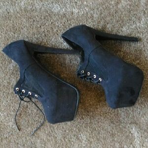 Black micro suede platform heel