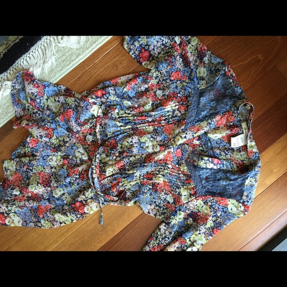 American Rag blouse - Picture 4 of 4