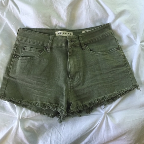 Army green high waisted shorts