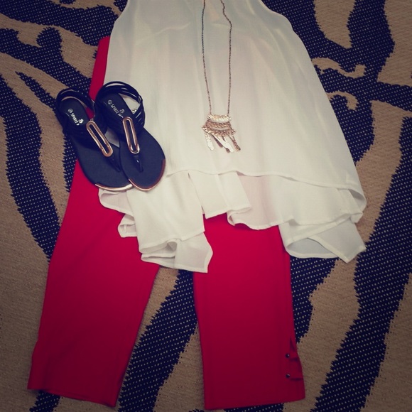 Red Capris