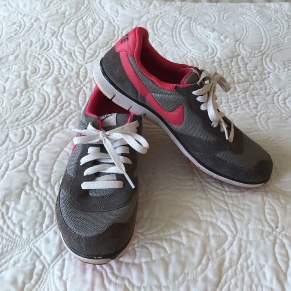Nike Shoes - Low rise Nike sneakers