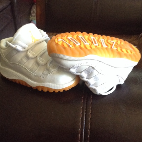 Jordan low top retro citrus 11s