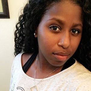 Meet your Posher, Leslie